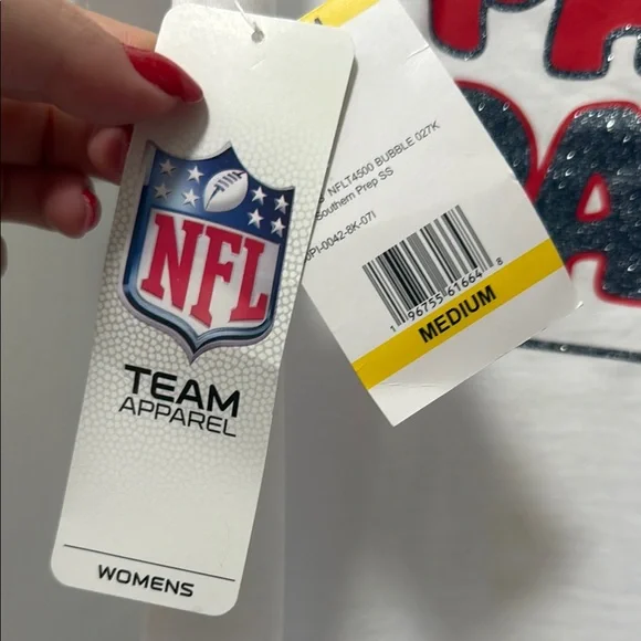 New England Patriots Sparkly Women White Graphic T-Shirt - Picture 4 of 4